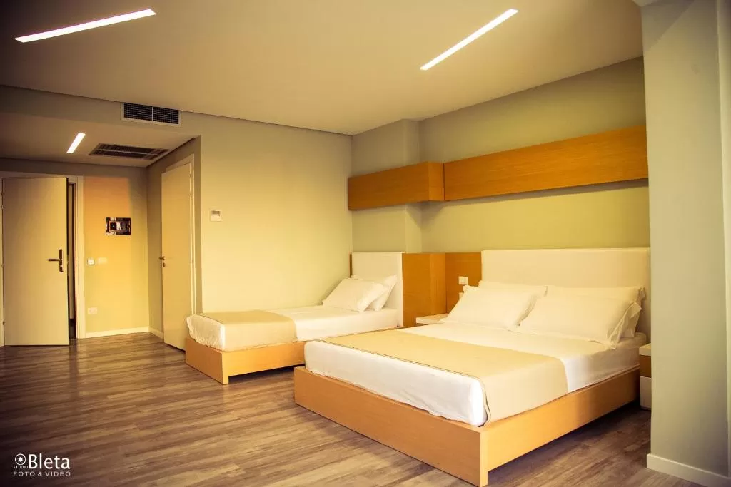 Bologna 9 - STD TRPL 1.jpg